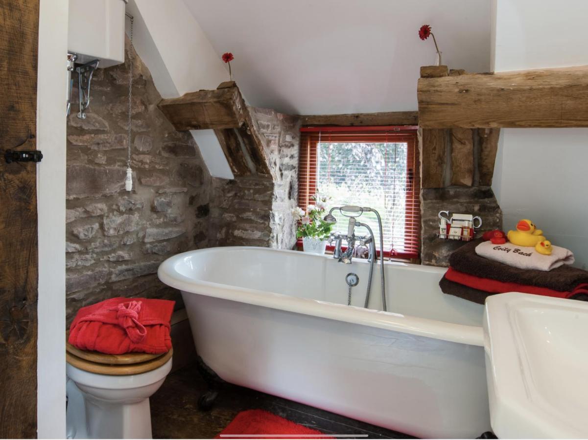 Ty Fferm Hen, Ancient Farmhouse, Coity Bach Talybont-on-Usk Buitenkant foto