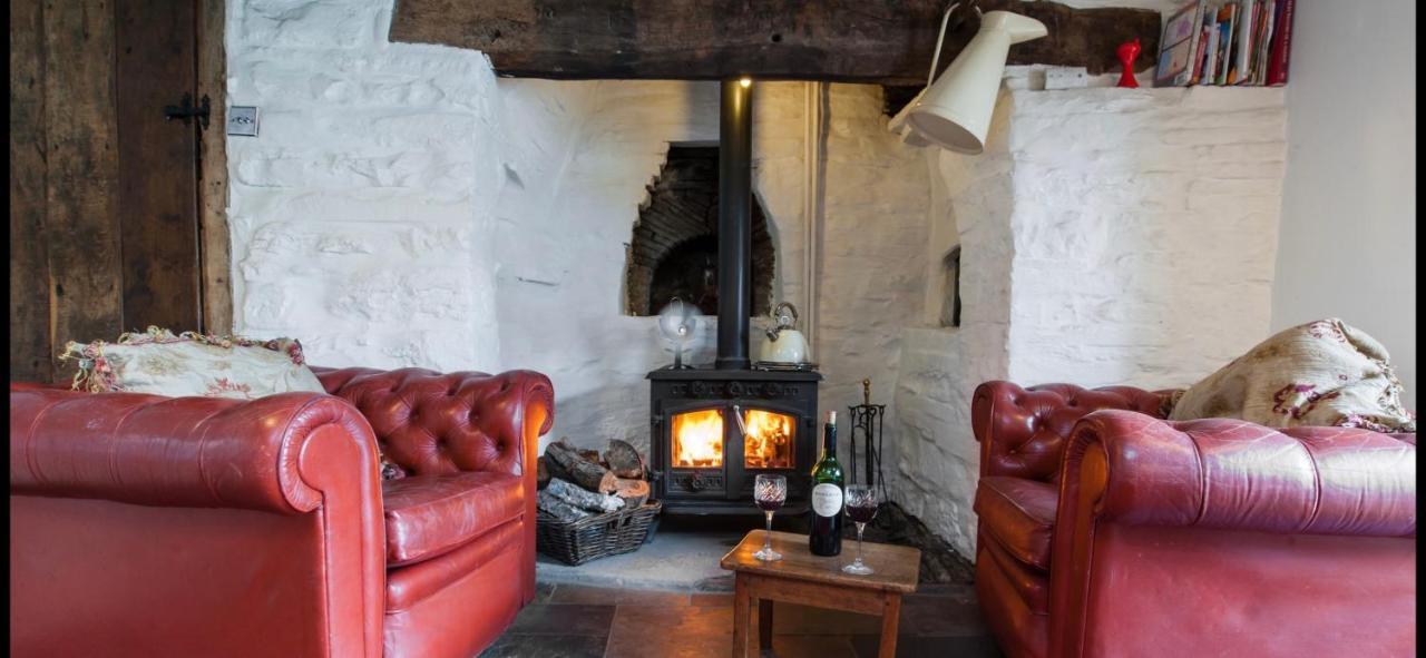 Ty Fferm Hen, Ancient Farmhouse, Coity Bach Talybont-on-Usk Buitenkant foto